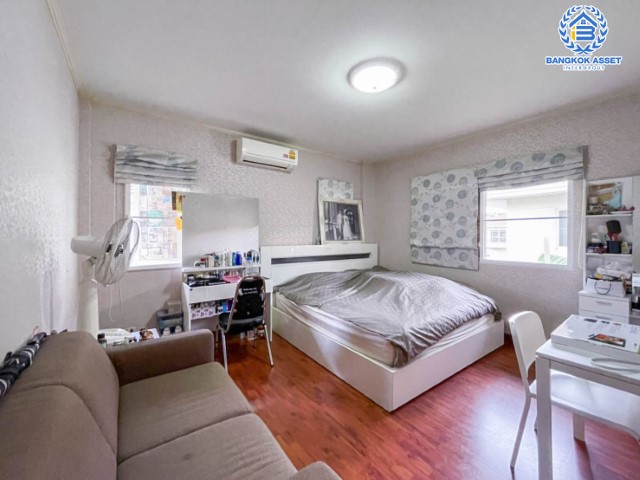 *****บ้านเดี่ยวมือสอง ม.ศุภาลัยการ์เด้นวิลล์ แจ้งวัฒนะ-หลักสี่ เนื้อที่กว่า 71.2 ตร.ว. ฟังก์ชันครบ 4 ห้องนอน 3 ห้องน้ำ 2 ที่จอดรถ บ้านสวย สภาพดีมาก พร้อมเข้าอยู่ แถมฟรี !! เครืองปรับอากาศ 4 เครื่อง+เครื่องทำน้ำอุ่น 2 เครื่อง ตอบโจทย์ทุกครอบครัว บนทำเลเดินทางสะดวก เข้าสู่ใจกลางเมืองได้อย่างสะดวกสบาย ใกล้ทางด่วนศรีสมานและรถไฟฟ้าสายสีแดง สถานีดอนเมือง